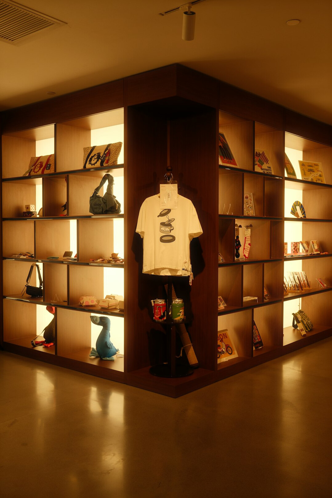 retail shop interior design